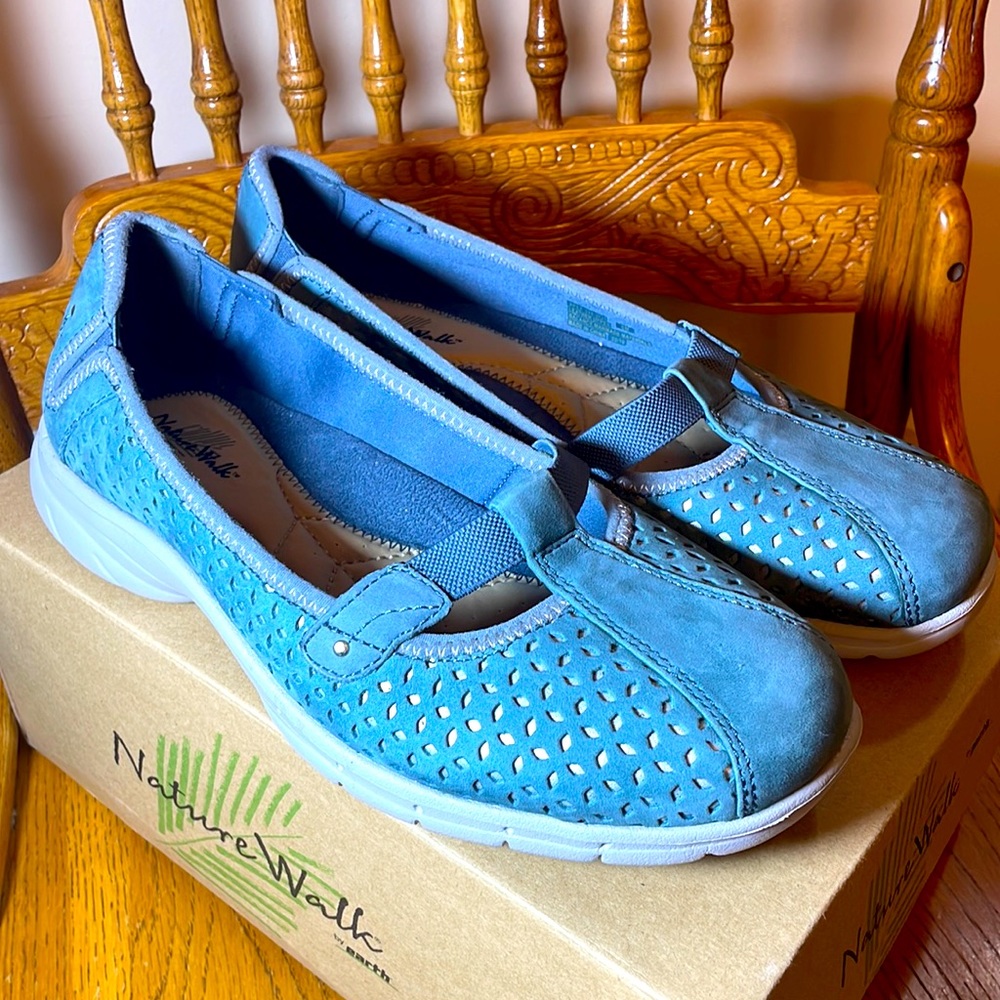 New in Box!! Nature Walk Apex Size 8